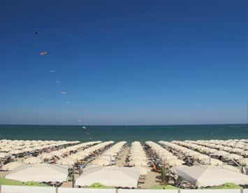 veduta-spiaggia-milano-marittima