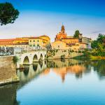 ponte di tiberio e fiume marecchia