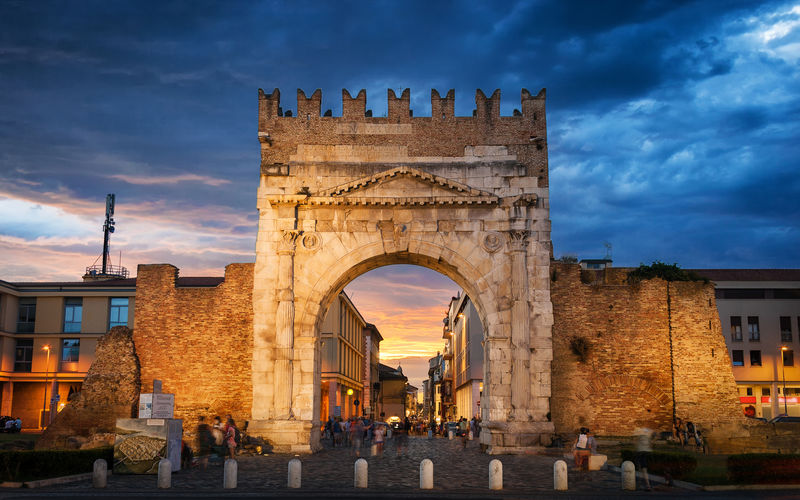 Arco di Augusto Rimini | storia e curiosità della porta più antica della  città